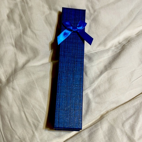 Vintage beautiful free layer, stretchy copper bracelet. Looks elegant on - Picture 3 of 6